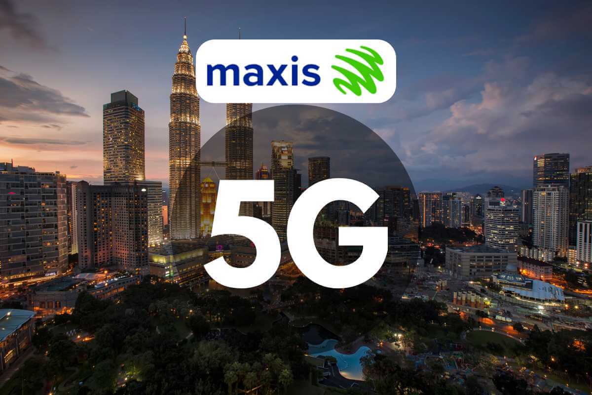 City skyline with 5G network advertisement.
