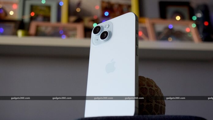 iPhone 15 Now with Free Beats Solo Buds in Apple Store’s 2024 Deals!