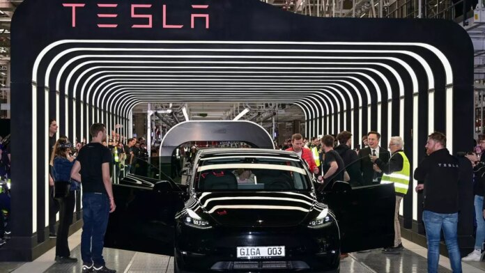 Tesla discussing with Reliance to establish EV manufacturing unit in India