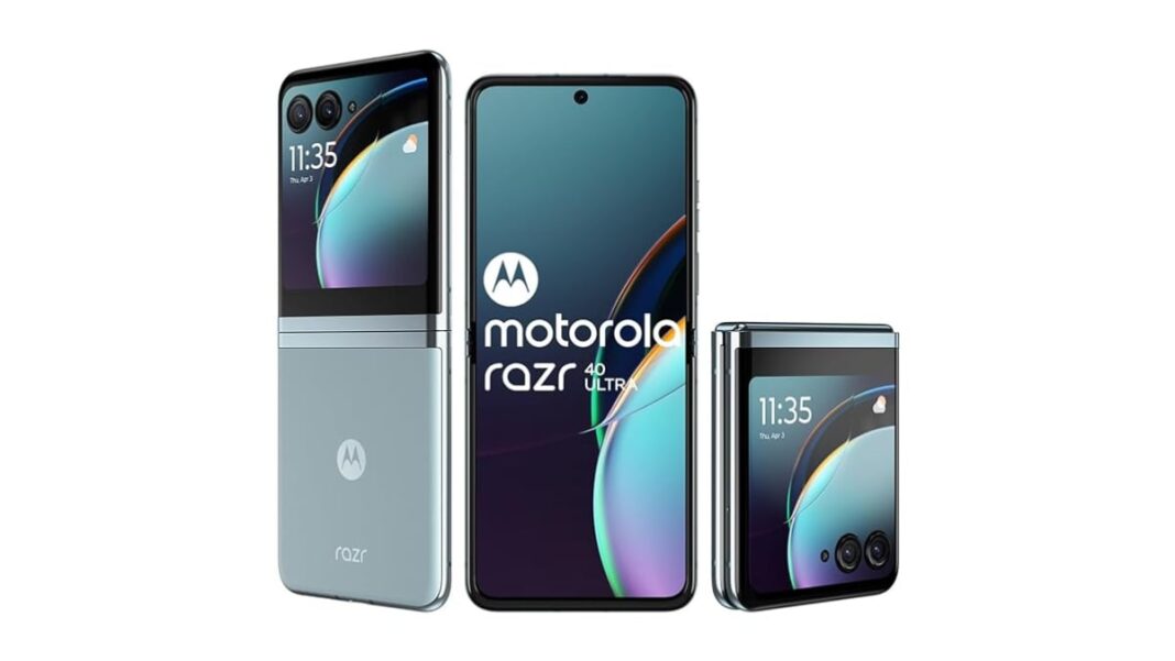 Motorola Razr 4G Ultra smartphones, open and folded.