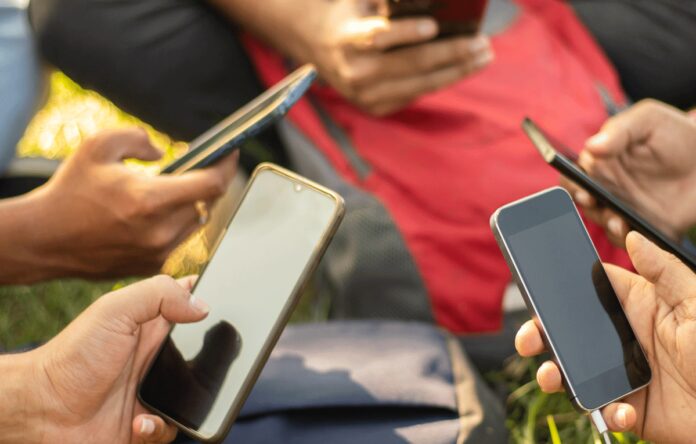 Indians turn to China for smartphones again