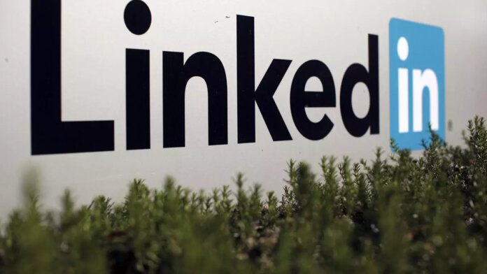LinkedIn: Design, analytics, programming – key entry-level skills