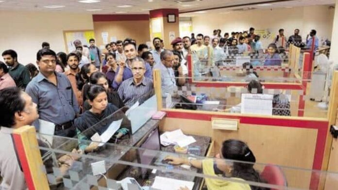 Private lenders surpass PSU peers in employee strength