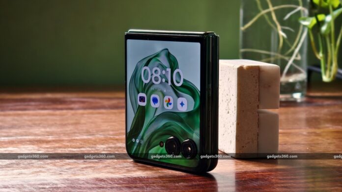 Reviewing the Motorola Razr 50 Ultra: The Pursuit of Perfection