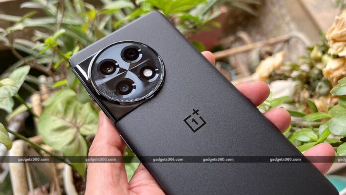 Amazon Great Indian Festival 2024: Top Deals on OnePlus 11R, Galaxy S21 FE