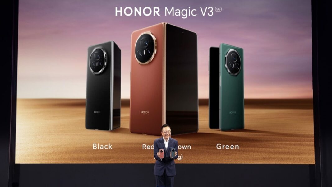 Man presenting HONOR Magic V3 phones in various colors.