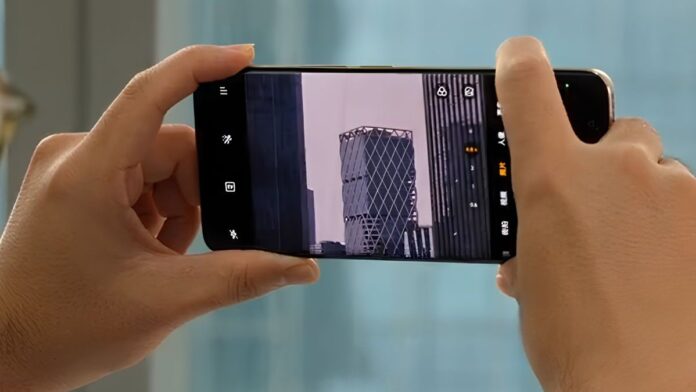 Realme Teases iPhone 16 Camera Control Button Clone for GT 7 Pro