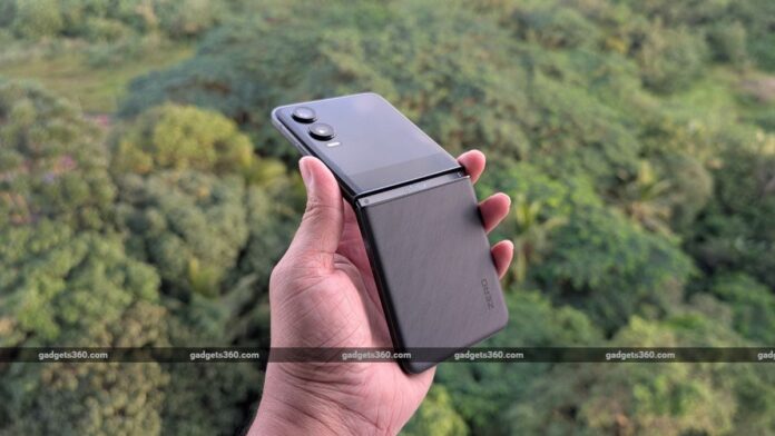 First Impressions of the Infinix Zero Flip: A Closer Look