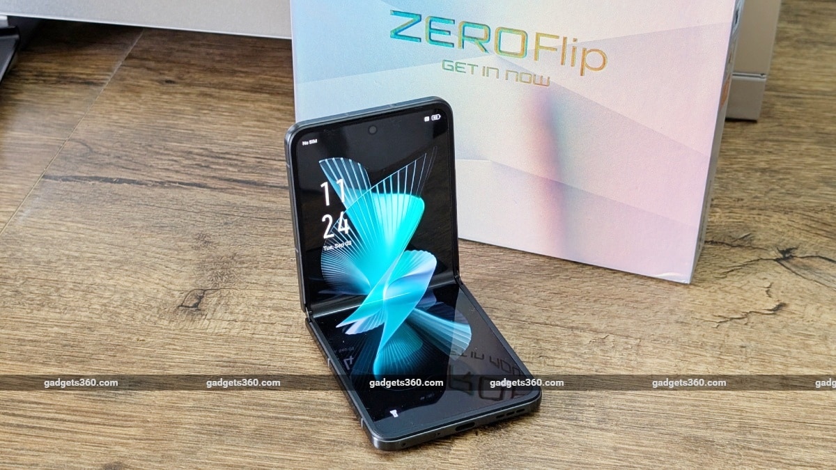 Photo Using Infinix Zero Flip Infinix Zero Flip Debuts in India with 6.9-Inch AMOLED Display and 50MP ...